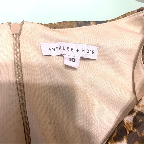 Annalee Hope Brown Dress - Picture 3 of 3